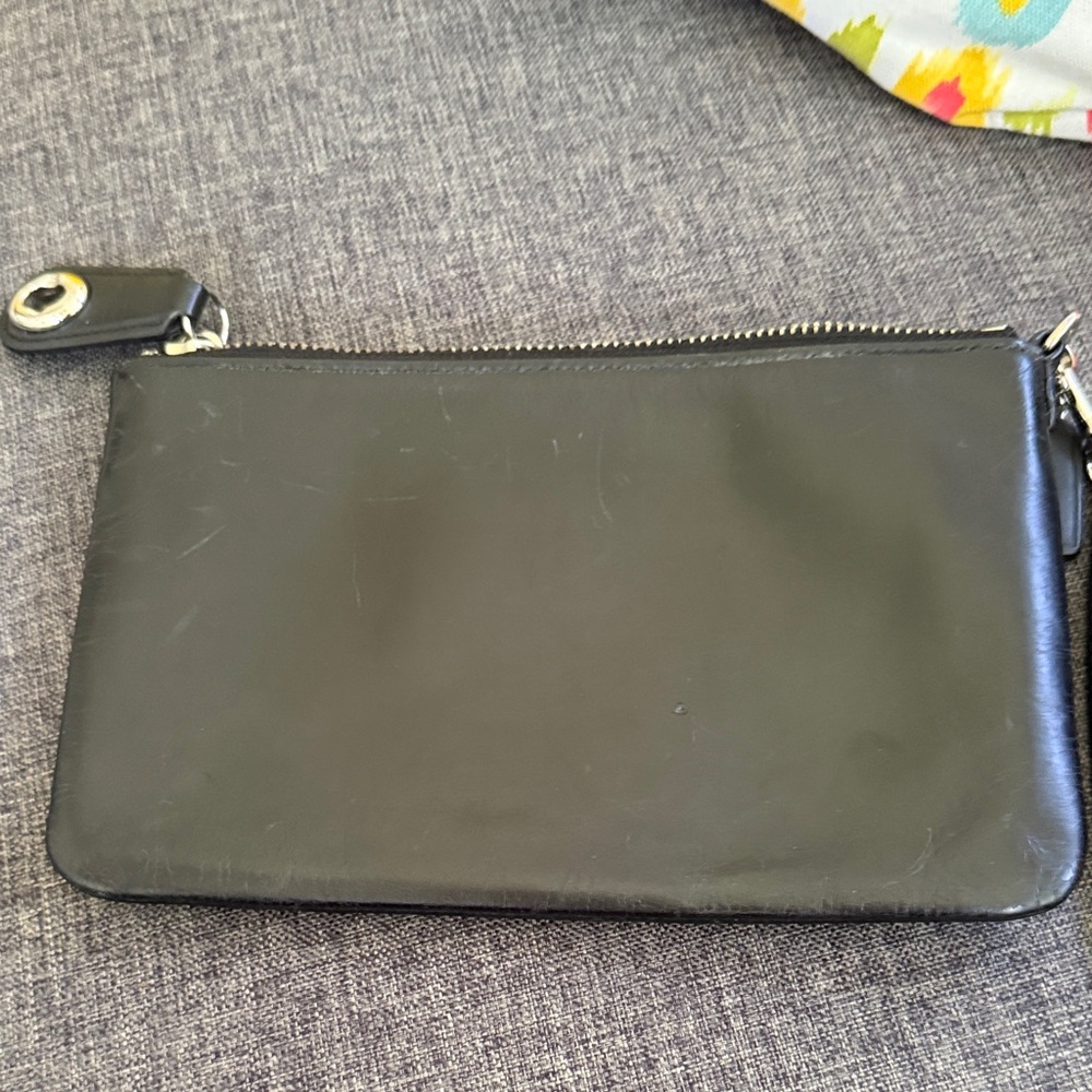 Coach Peanuts Snoopy Black Leather Pouch Wrislet Yellow Woodstock NEW elegant - Picture 11 of 11